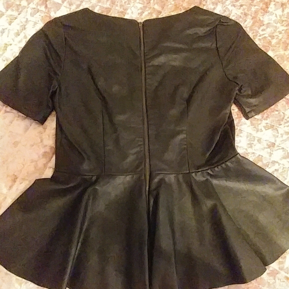 Black faux leather peplum top size small - Picture 2 of 3